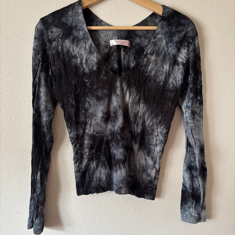 Black Grey Tie Dye Print Stretchy Form Fitting V Neck Long Sleeve Medium